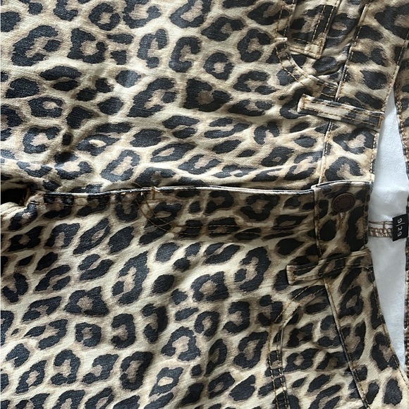 New! Judy Blue women’s black & tan leopard jeans size 9 - Picture 4 of 4